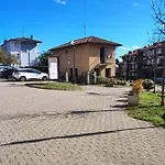 La Ginestra - Between And Mountains