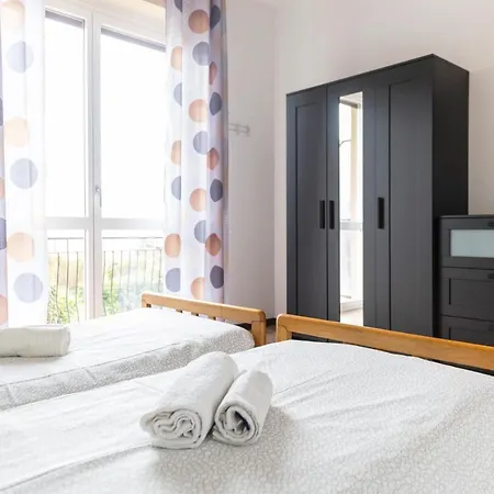 La Ginestra - Between And Mountains